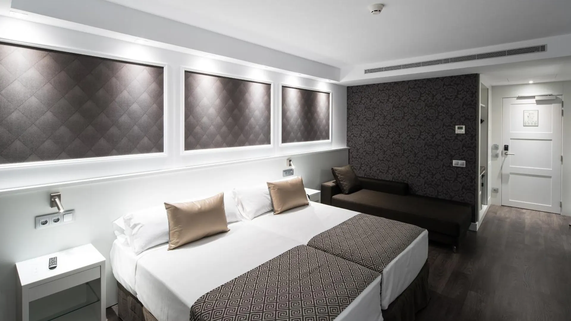 Catalonia Magdalenes Hotel Barcelona