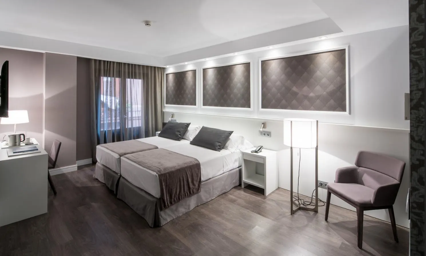 Catalonia Magdalenes Hotel Barcelona