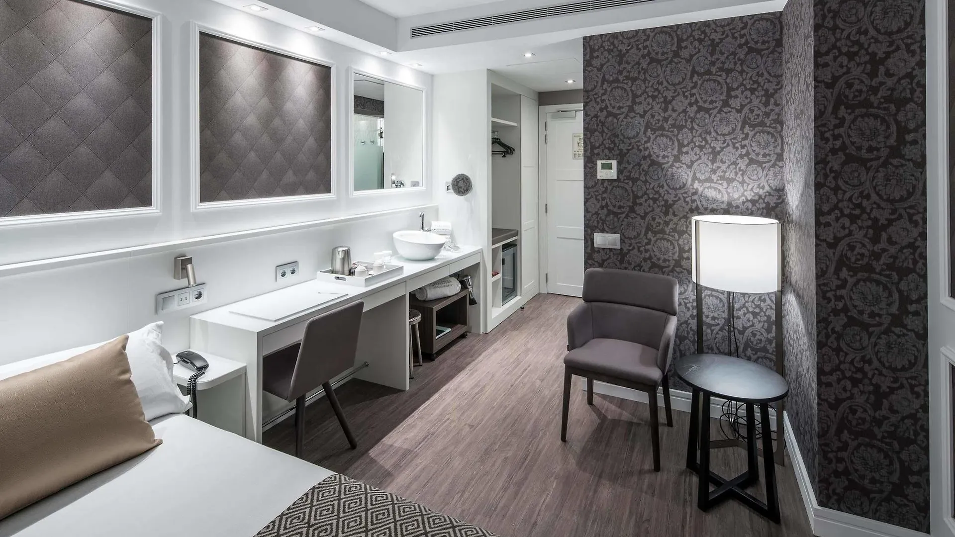 Catalonia Magdalenes Hotel Barcelona